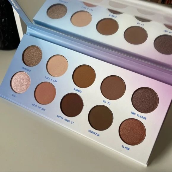 ITEM BEAUTY On The Daily Eye Shadow Palette - New in Box - Picture 4 of 5